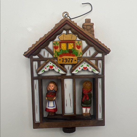 1977 Ornament Vintage Weather House Twirl About Hallmark Keepsake With Box - Picture 2 of 5